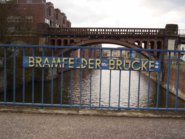 Blumen auf Bramfelder Brücke