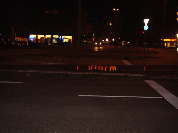 Teelichter und Hupen auf der Kreuzung Hamburg Str. >< Dehnhaide