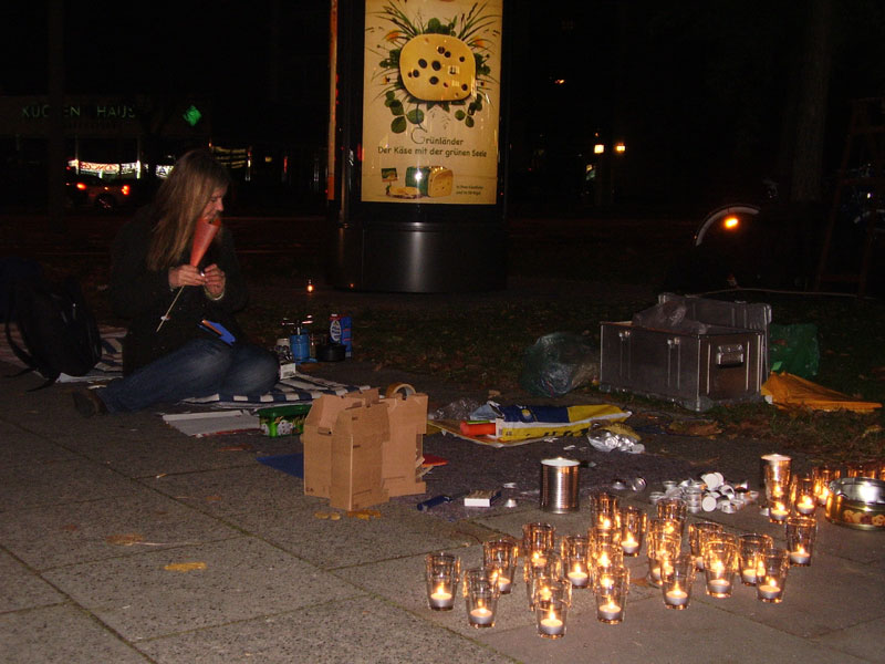 Teelichter und Hupen auf der Kreuzung Hamburg Str. >< Dehnhaide